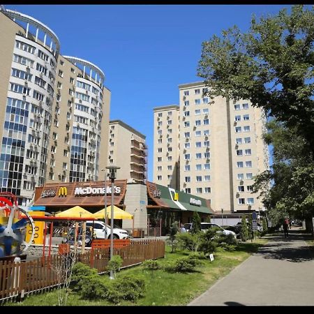 Студия В Стиле Loft В Центре Города Almaty Exterior photo